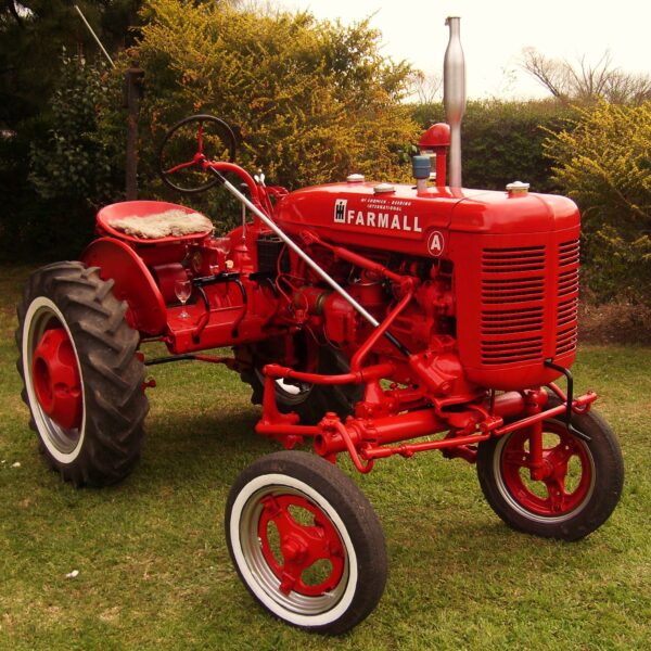 Tractor Farmall