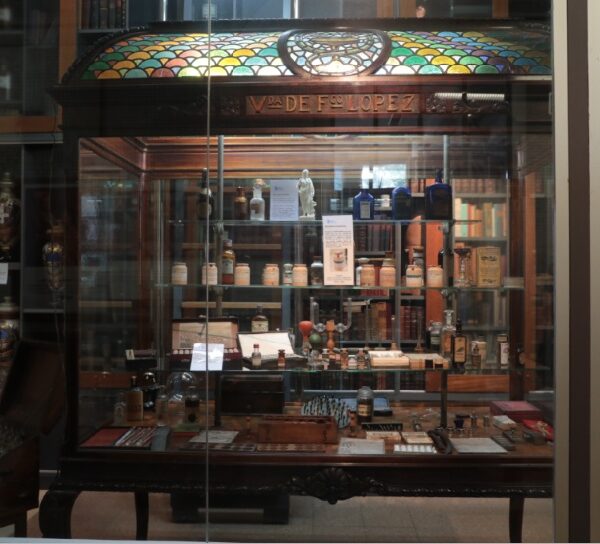 Museo de Farmacia “Dra. Rosa D’Alessio de Carnevale Bonino”